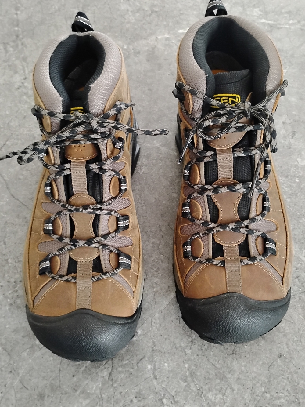 KEEN Men’s 8 Brown Waterproof Hiking Boots - Like New - Free Shipping
